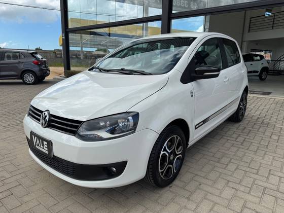 VOLKSWAGEN FOX 1.6 MI SELEÇÃO 8V FLEX 4P MANUAL VOLKSWAGEN FOX 1.6 MI SELEÇÃO 8V FLEX 4P MANUAL